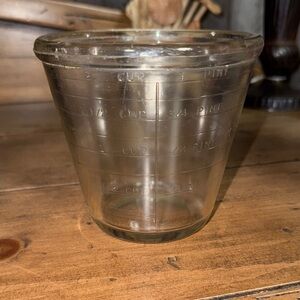 Clear Glass Measuring Cup with Cup and Pint Markings